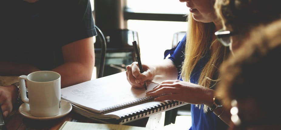 Comment être sûr que l'étudiant pourra un jour travailler dans une autre langue ?