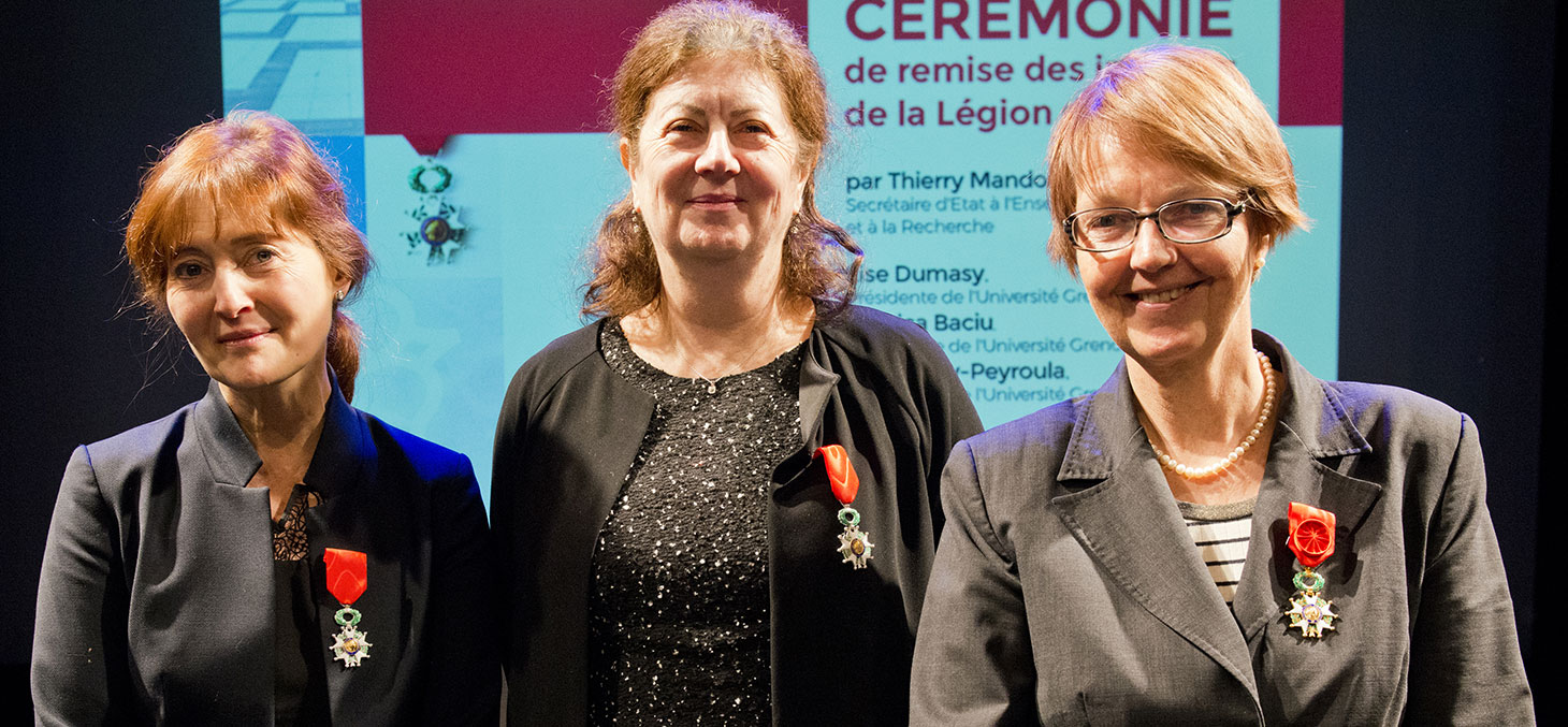 Monica Baciu, Lise Dumasy et Eva Pebay-Peyroula décorées de la Légion d'Honneur