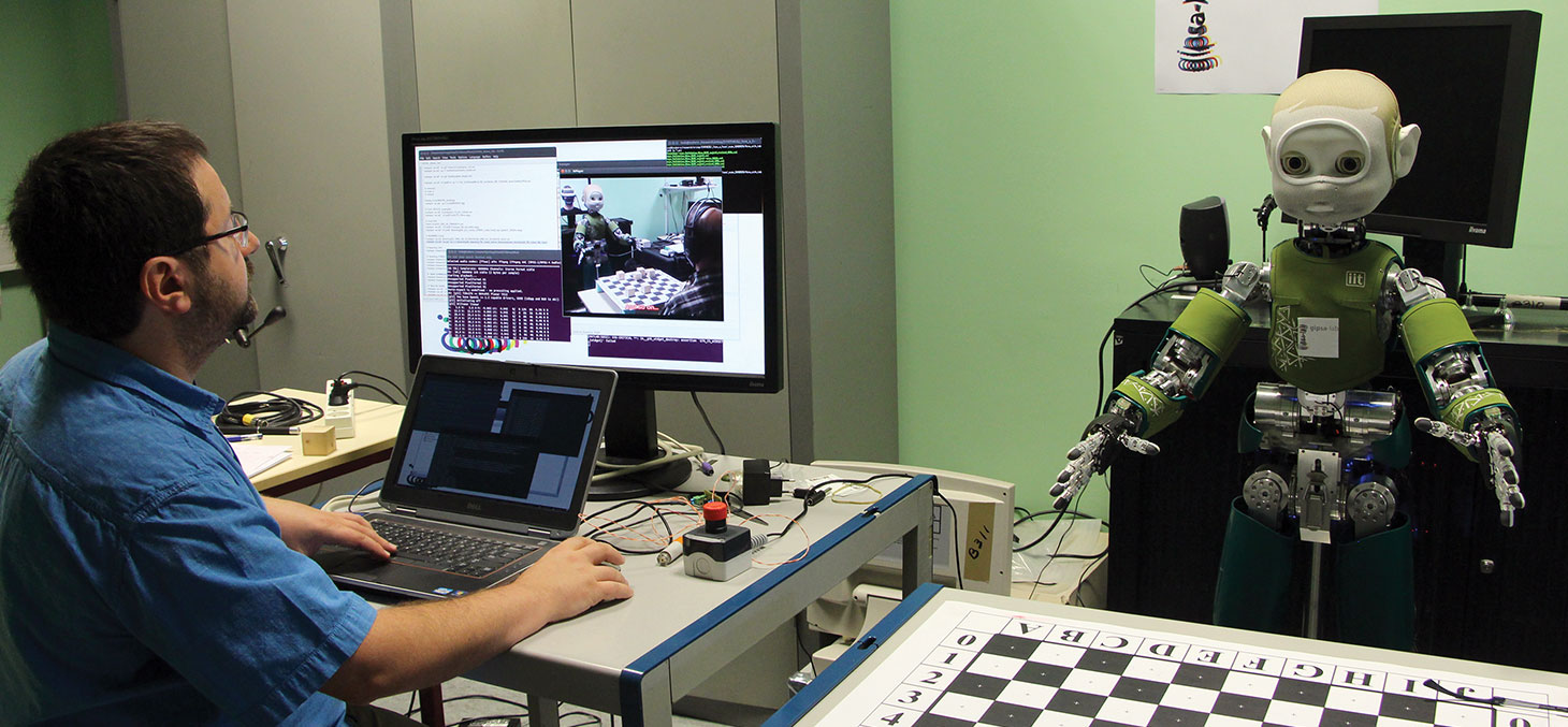 Au Gipsa-lab, le robot Nina apprend la communication verbale et co-verbale.