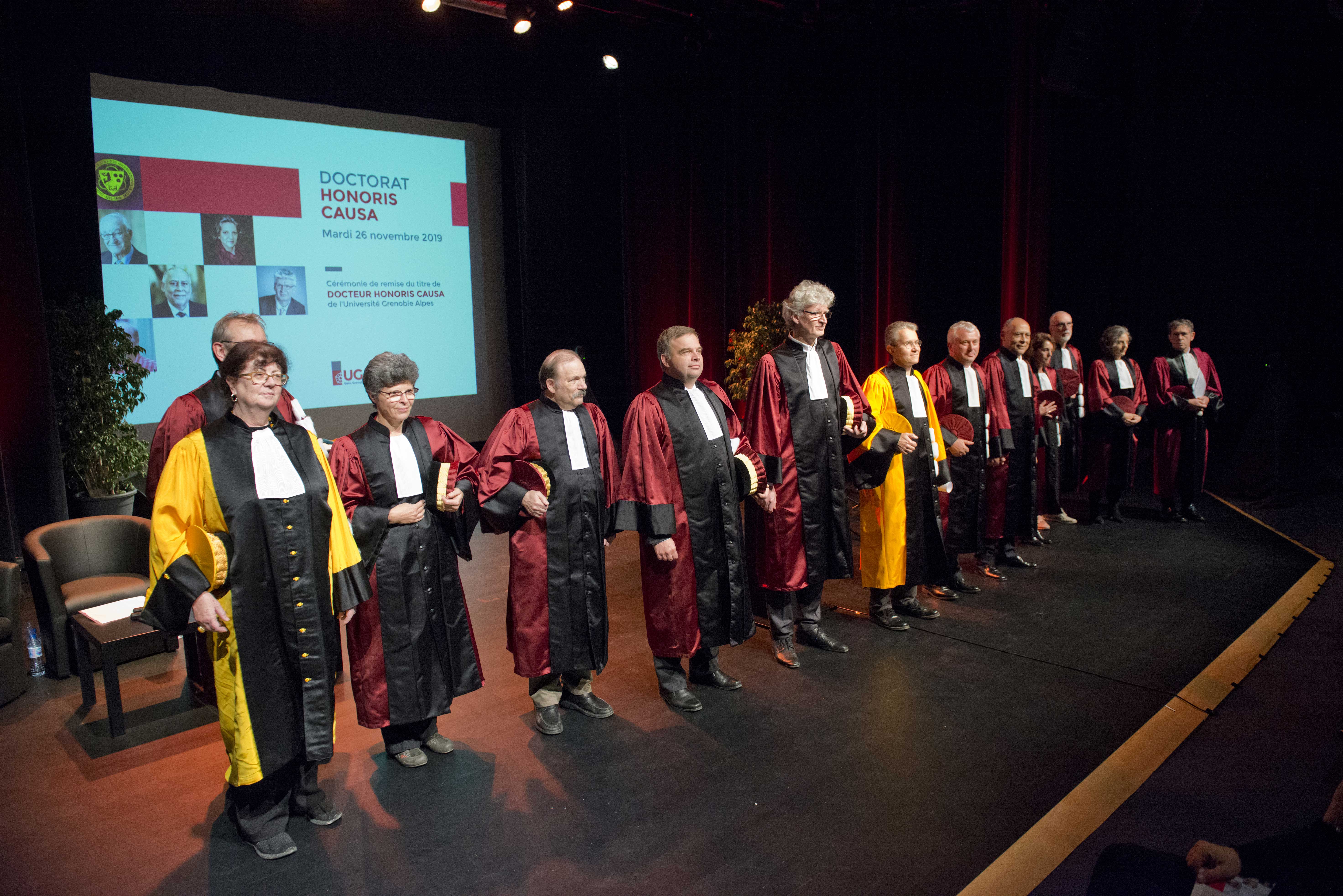 les futurs Docteurs Honoris Causa de l’UGA après leur entrée solennelle sur le 1er concerto Brandebourgeois de Johann Sebastian Bach