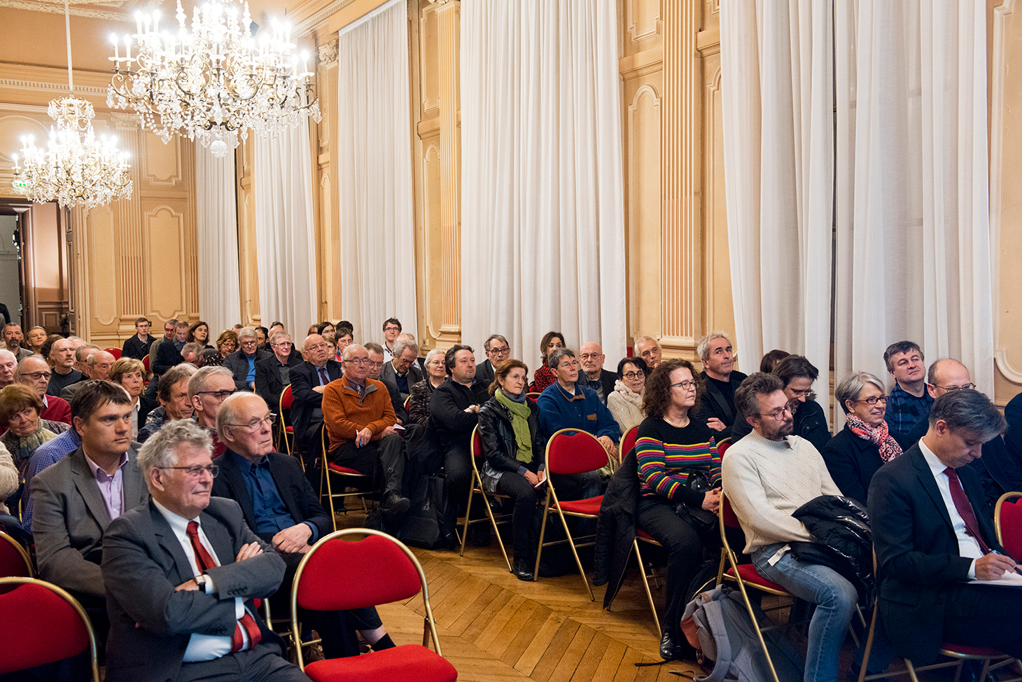 Le public venu nombreux dans les salons de la Préfecture