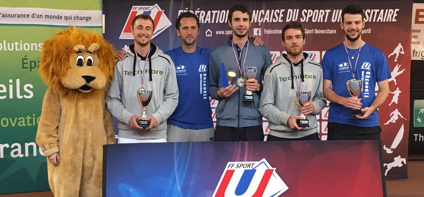 Équipe universitaire grenobloise de tennis au championnat universitaire de France, le 30 mars à Bordeaux