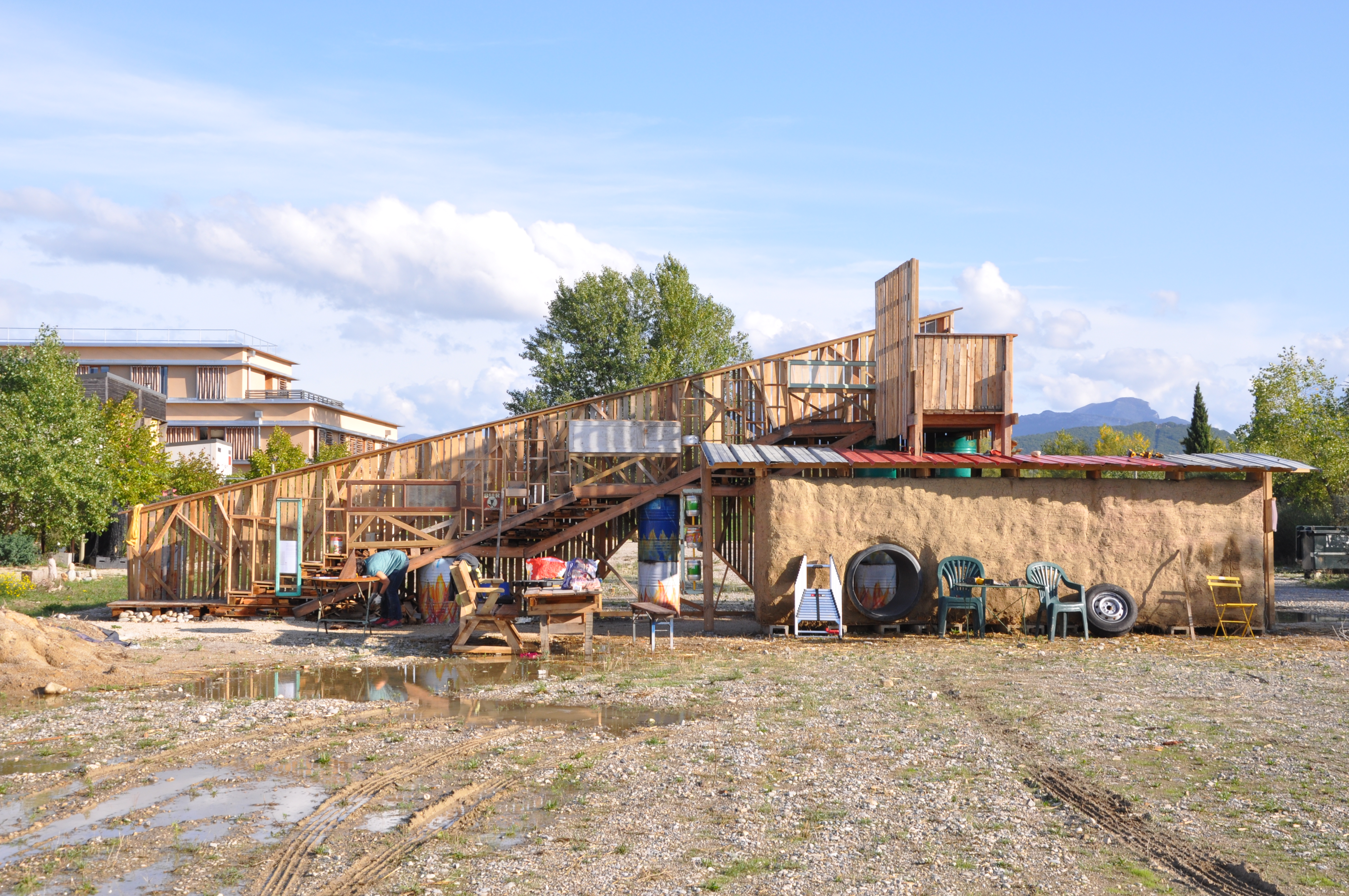 atelier intensif et interdisciplinaire de construction en matériaux soutenables