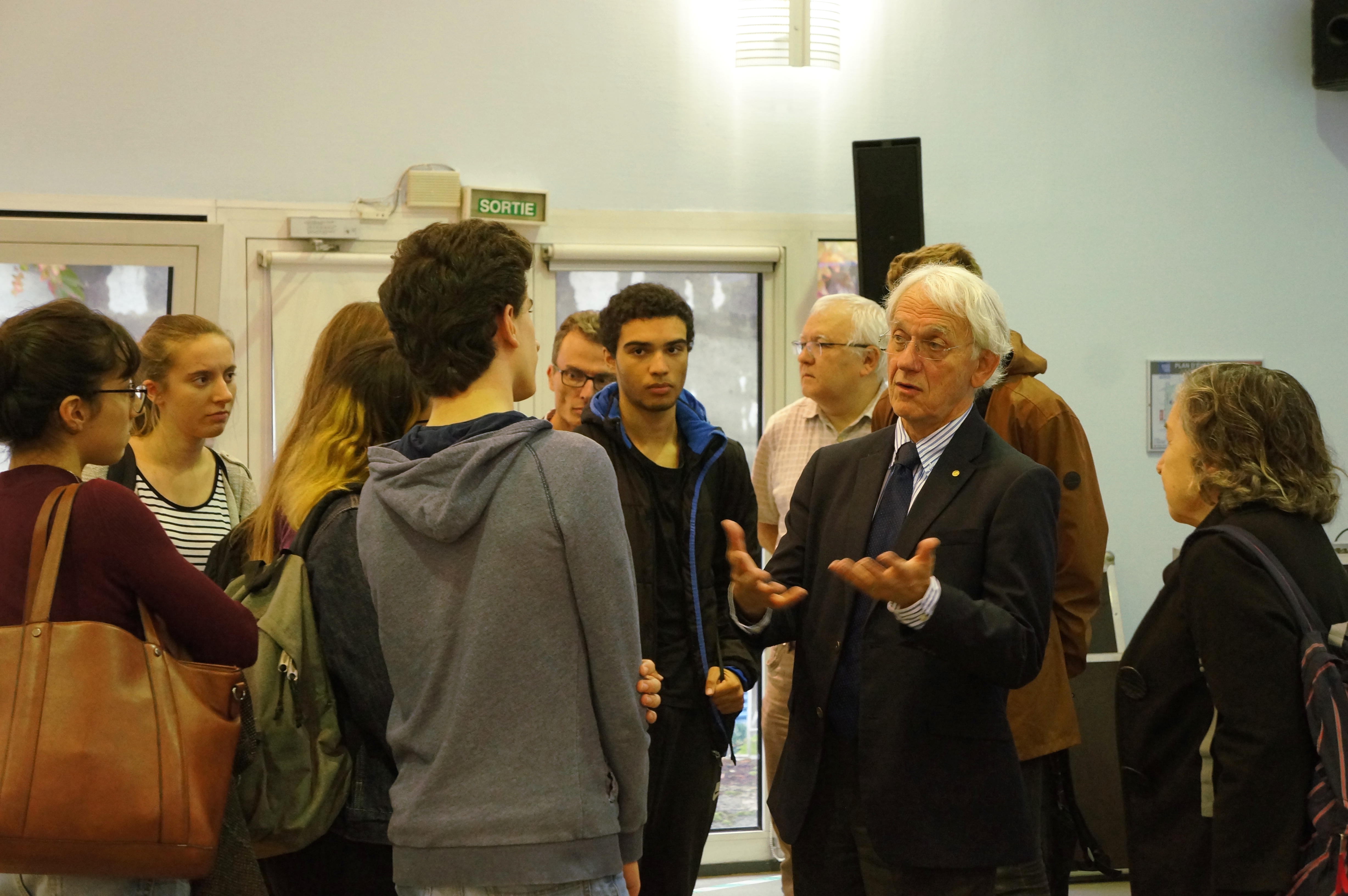 Rencontre d’exception entre Gérard Mourou, prix Nobel de Physique et les élèves du lycée Marie Curie à Échirolles