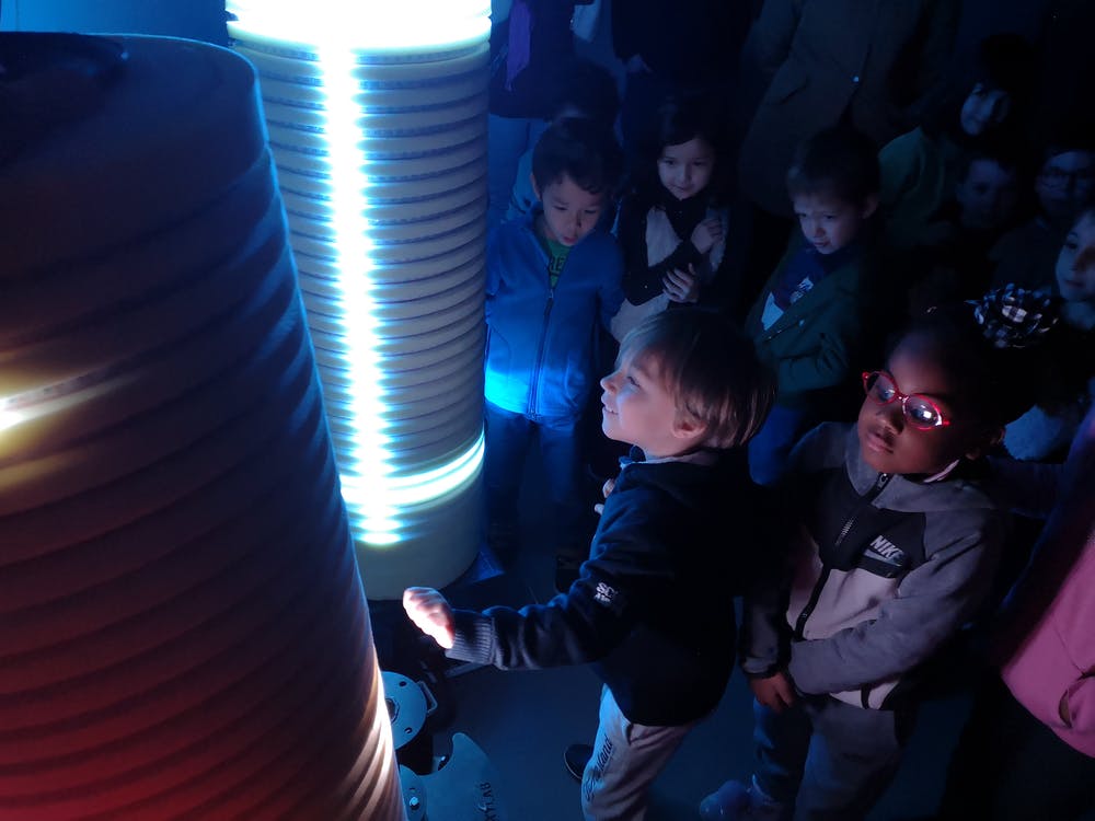 Hitbox présenté aux enfants lors d’une visite des Savanturiers au CRI. les-savanturiers.cri-paris.org Hitbox présenté aux enfants lors d’une visite des Savanturiers au CRI. les-savanturiers.cri-paris.org