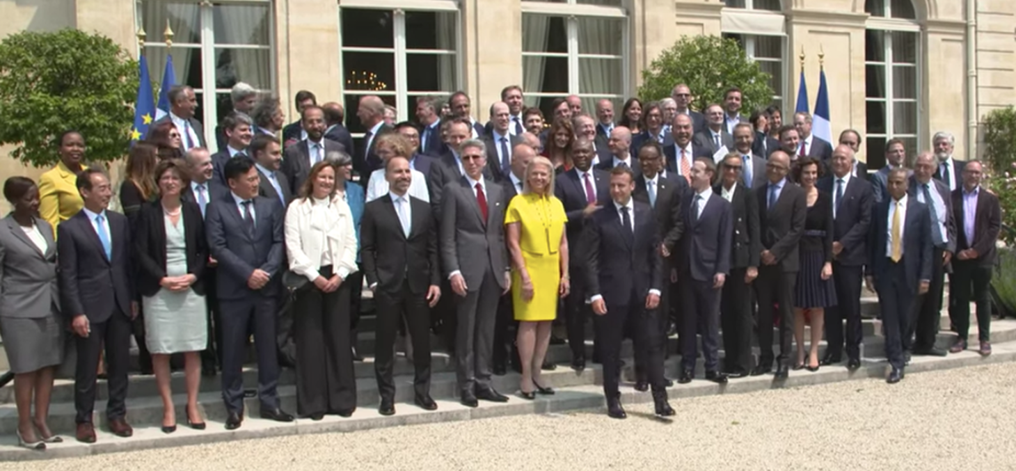 Emmanuel Macron avec les dirigeants d'entreprises du numérique présentes à Tech for Good, le 23 mai 2018 à l'Elysée. Tech for good/YouTube