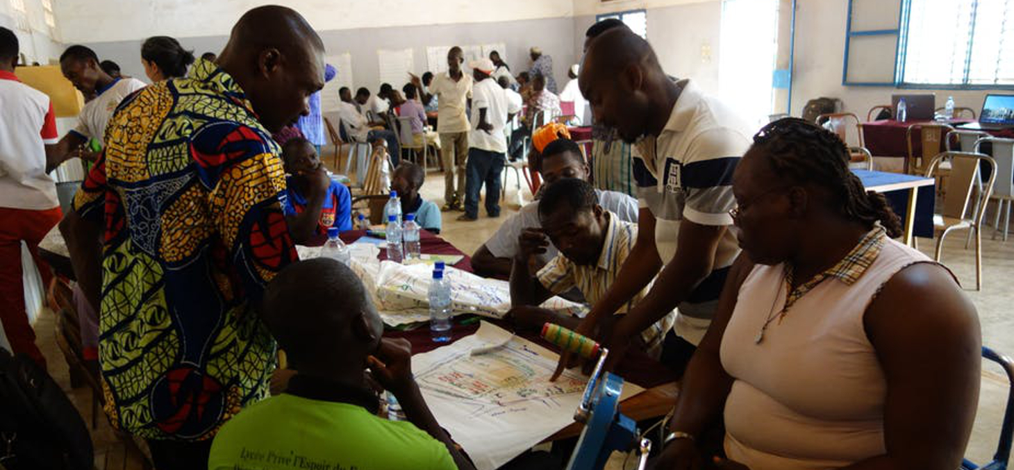 Atelier de préfiguration de la pépinière urbaine à Ouagadougou (Cabanon Vertical) Raphaël Besson, Author providedAtelier de préfiguration de la pépinière urbaine à Ouagadougou (Cabanon Vertical) Raphaël Besson, Author provided