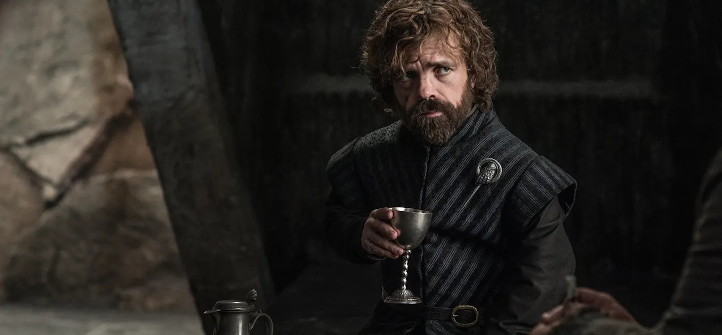 Tyrion Lannister (Game of Thrones), inséparable de son verre de vin. Et vous ? HBO - DR