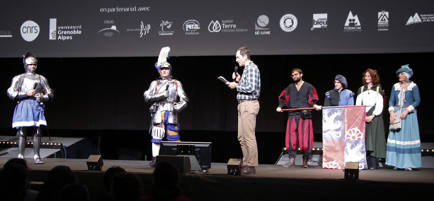 Les chevaliers de Marchalp sur la scène des Rencontres Montagnes et Sciences