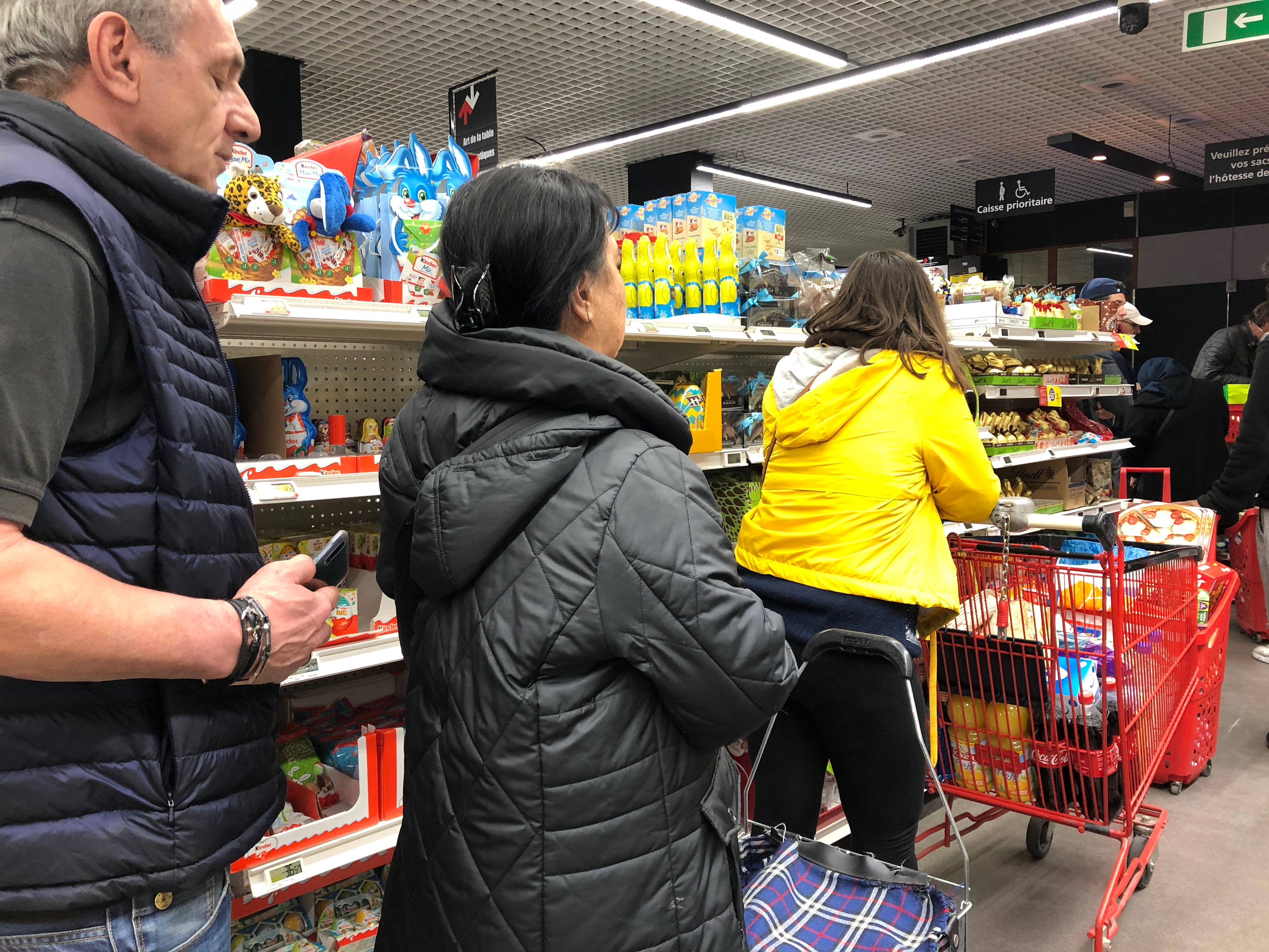 Ruée sur un supermarché juste quelques heures avant l’annonce de confinement. Shutterstock