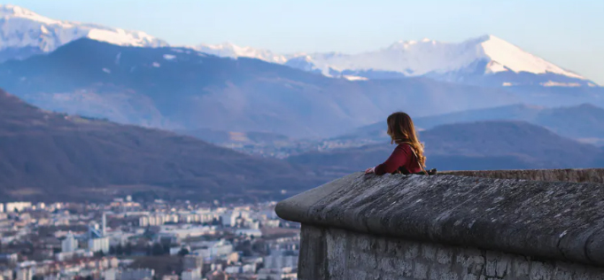 Vue de Grenoble depuis le fort de la Bastille. Sophie Keen/Unsplash, CC BY-SA