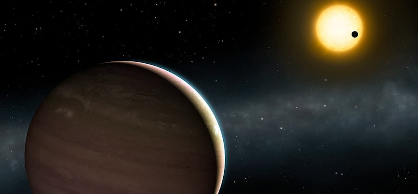 Vue d’artiste du système exoplanétaires en forte interaction WASP-148. La planète WASP-148c est visible au premier plan. On voit au second plan la planète WASP-148b en transit devant l'étoile autour de laquelle les deux planètes sont en orbite. (© Institu